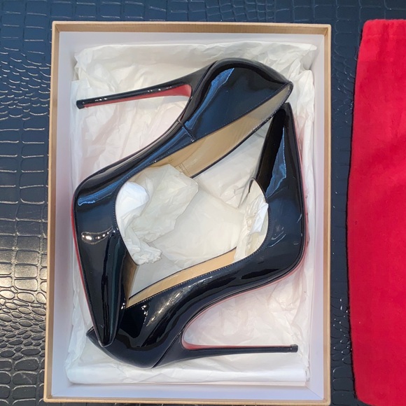 Christian Louboutin Glossy Black Heels with Red Sole - Picture 4 of 13